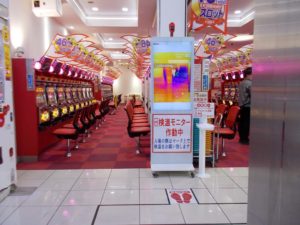 遊戯施設を運営している企業様にて、アドレックスの検温アラームシステムをご導入頂いた現地写真